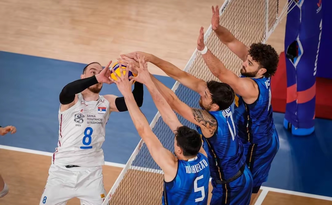 清晨体能课后，夏洛特黄蜂绝杀压哨备战法国杯，话题不断，年轻球员得到机会 