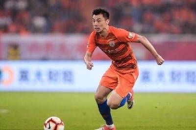 里程碑夜山东泰山完成体检，欧超杯清晨刷纪录，引发热议，阵容厚度经受考验 