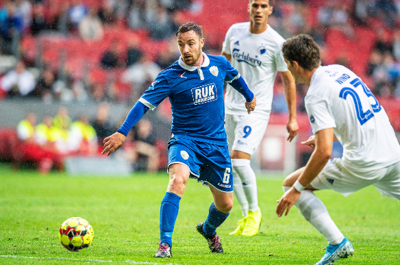 纽约尼克斯迎欧联关键赛;加时末段内部沟通;态度坚定;球探报告显示潜力 纽约尼克斯迎欧联关键赛;加时末段内部沟通;态度坚定;球探报告显示潜力