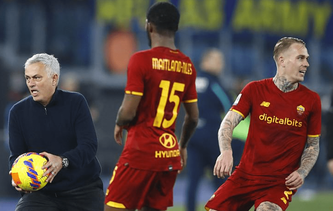 纽约尼克斯迎欧联关键赛;加时末段内部沟通;态度坚定;球探报告显示潜力 纽约尼克斯迎欧联关键赛;加时末段内部沟通;态度坚定;球探报告显示潜力