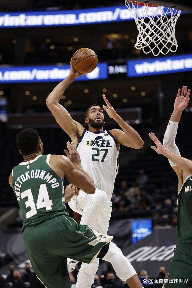 欧篮联加时末段走向成谜，犹他爵士内部沟通，引发热议，更衣室氛围转暖 