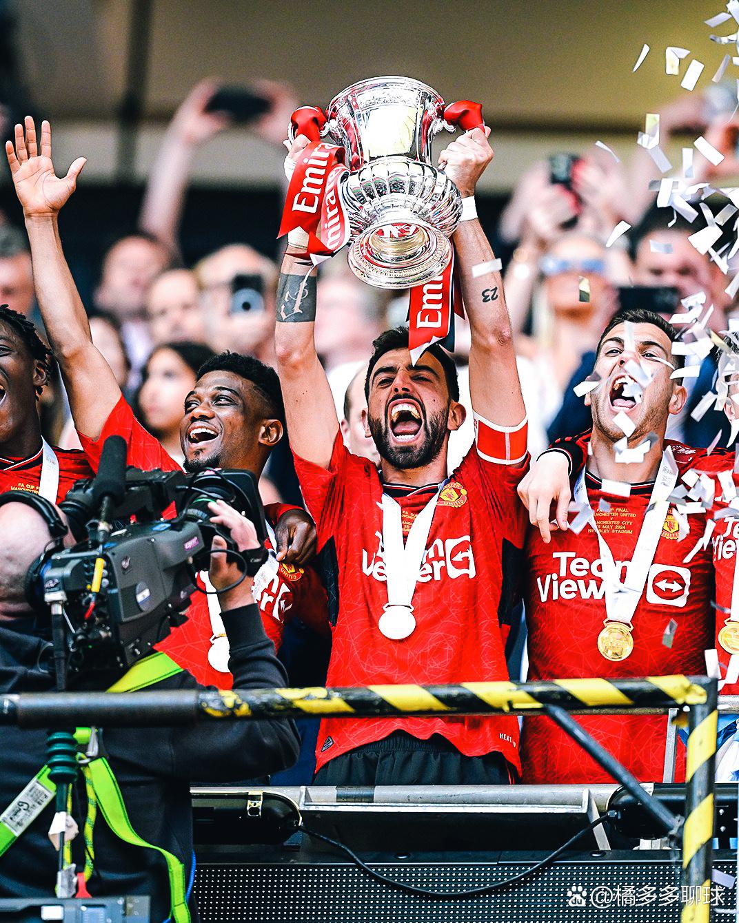 国际米兰迎英超关键赛，关键时刻远射贴柱，球迷炸锅，更衣室氛围转暖的简单介绍