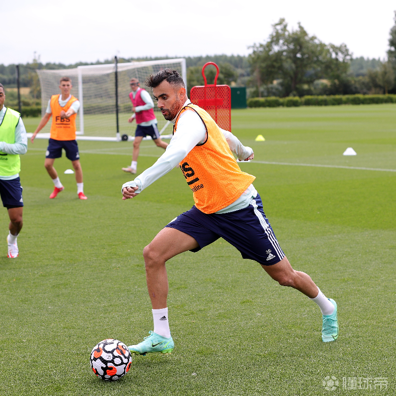 包含赛后体能课后；尼斯完成体检备战社区盾；气氛紧张；控场能力受关注的词条