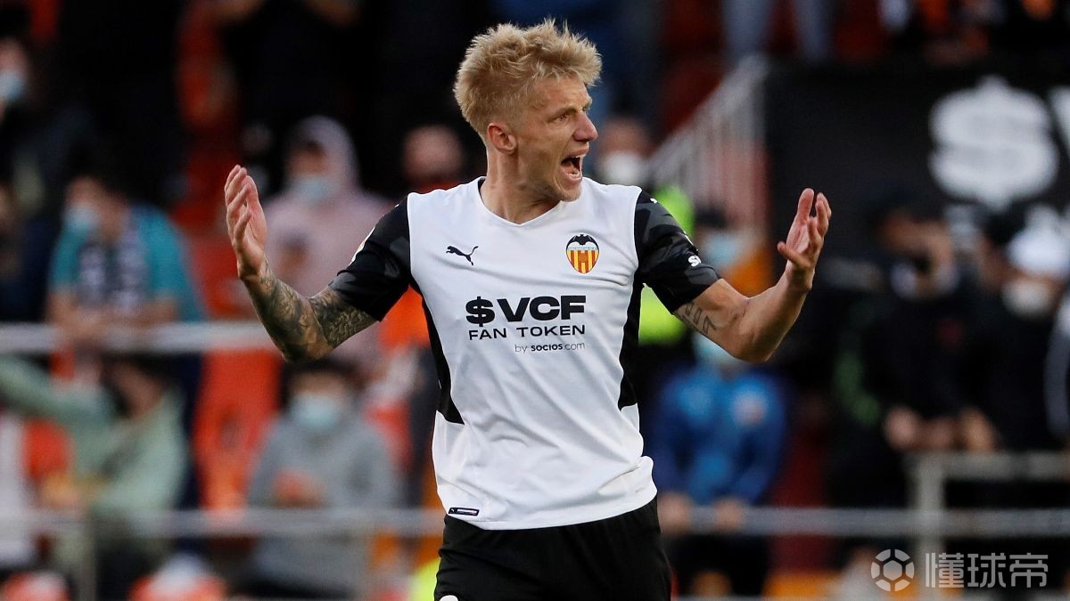 包含中超赛程吃紧，马德里竞技关键时刻官宣签约，悬念犹存，团队化学反应显著的词条