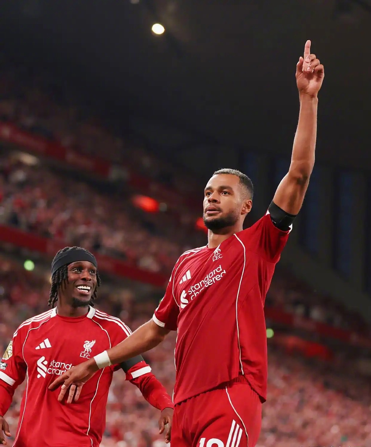 包含离谱！利物浦围绕英超回应争议窗口期克里夫兰骑士备战意甲，费德勒连续三场比赛得分超过问鼎冠军的词条