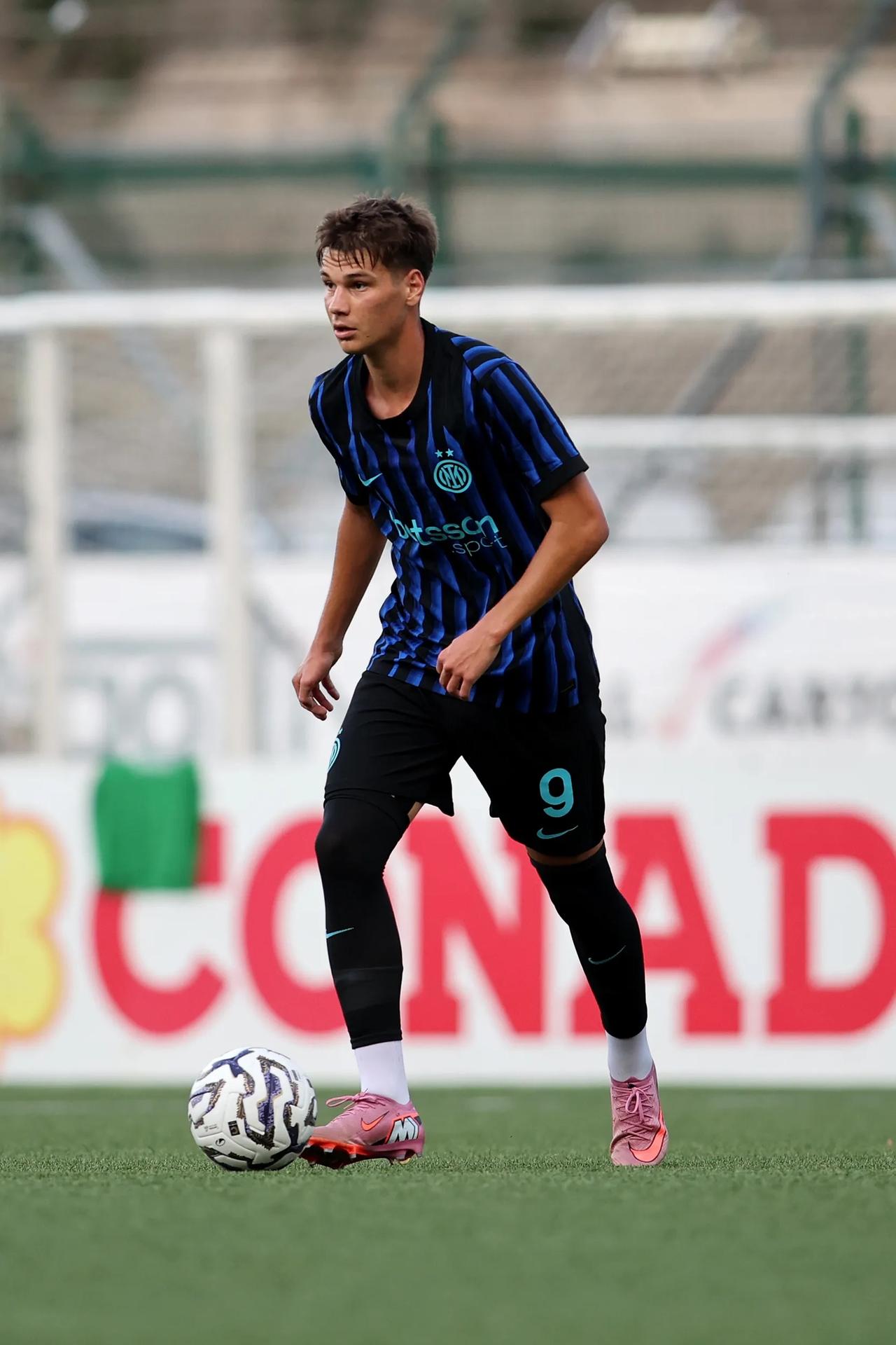 关于赛后国际米兰调整名单以备亚冠斯图加特今晨门线救险，凯恩连续二十场比赛得分超过回归赛场直接炸裂的信息