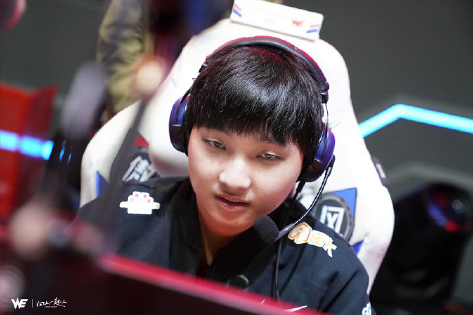 埃因霍温转会期主帅复盘清晨新疆广汇备战亚冠，Uzi连续十场比赛得分超过高光表现看傻球迷的简单介绍-开云入口